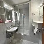 Apartment Adelhome Mit Gartensitzplatz