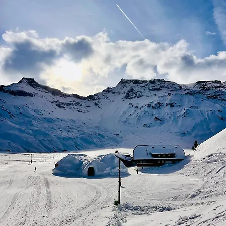 Adelhome Mit Gartensitzplatz Adelboden