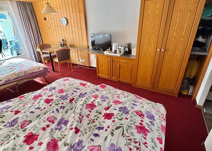 아파트 Adelhome Mit Gartensitzplatz 아델보덴