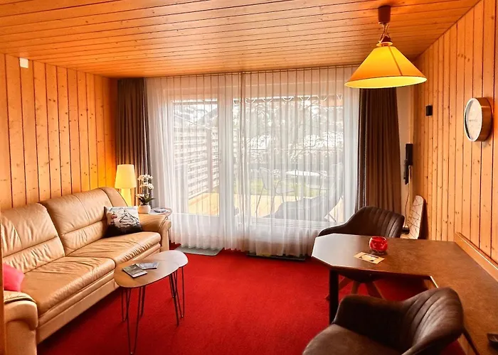 Adelhome Mit Gartensitzplatz