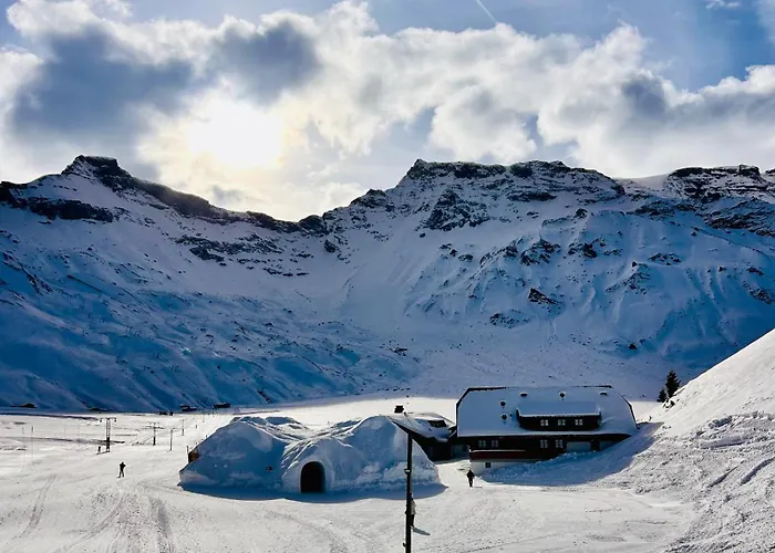 Adelhome Mit Gartensitzplatz Adelboden